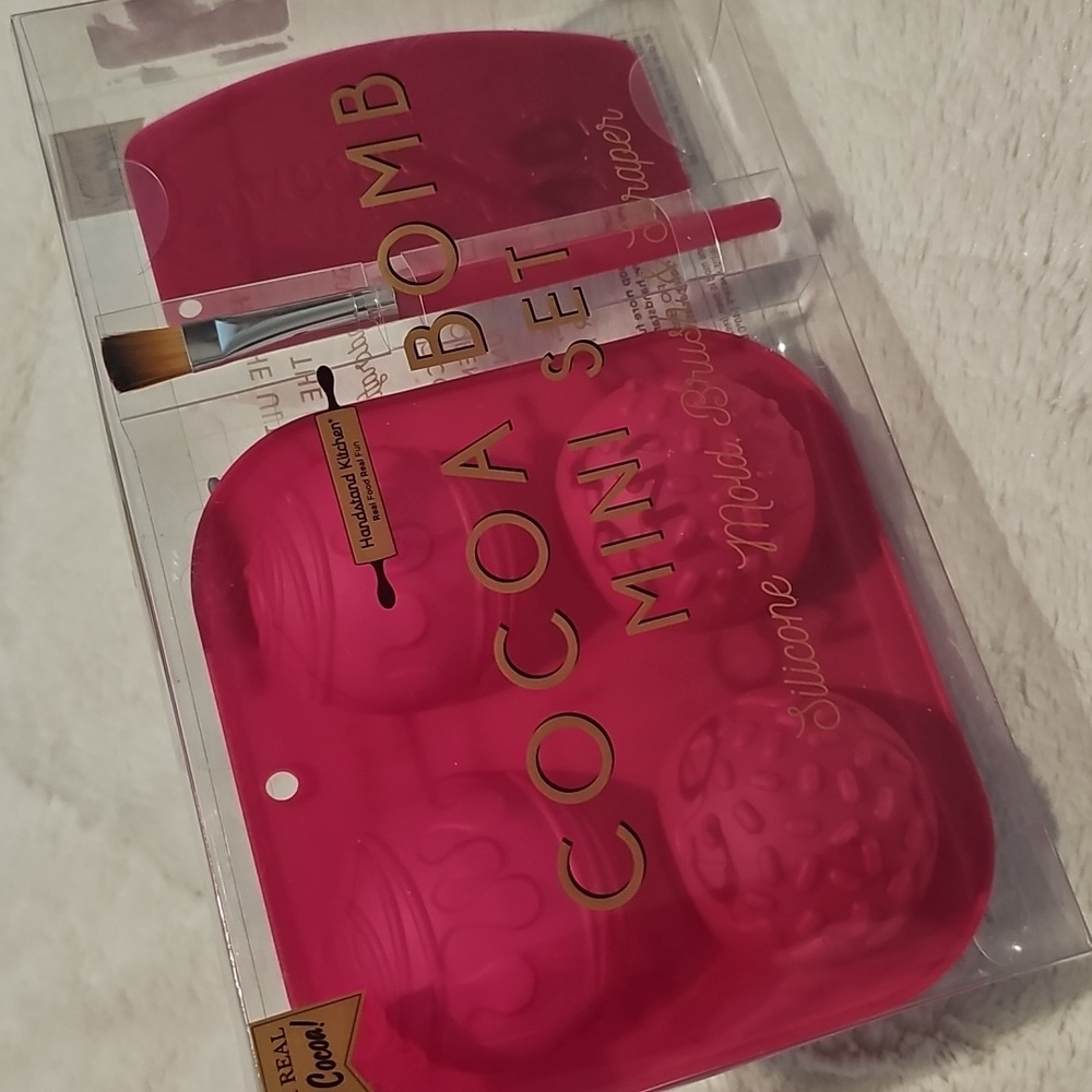 New Handstand Kitchen Cocoa Bomb Mini Set